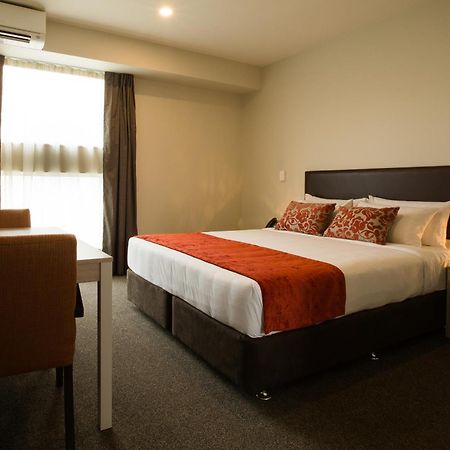 Ramada Suites By Wyndham Christchurch City Exterior foto